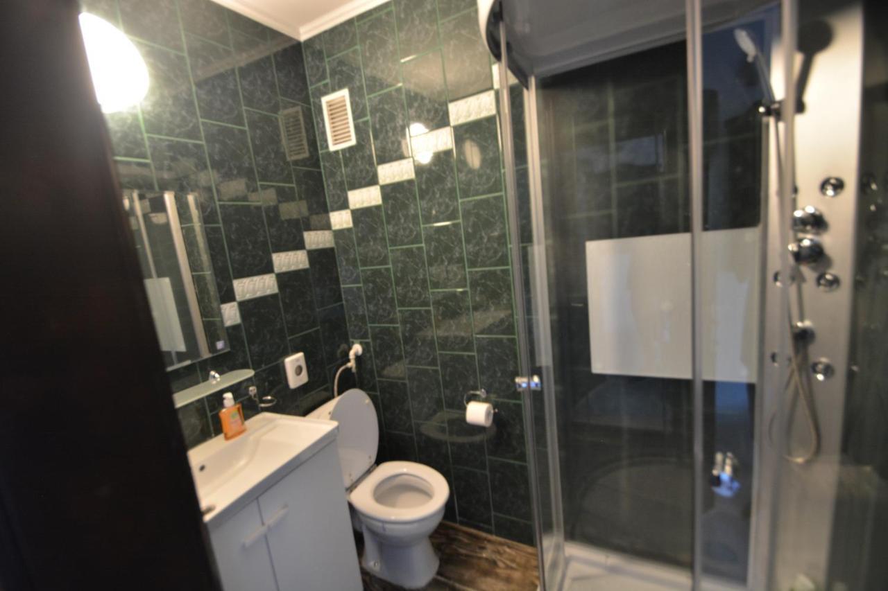 Gala - Guesthouse Oradea Luaran gambar