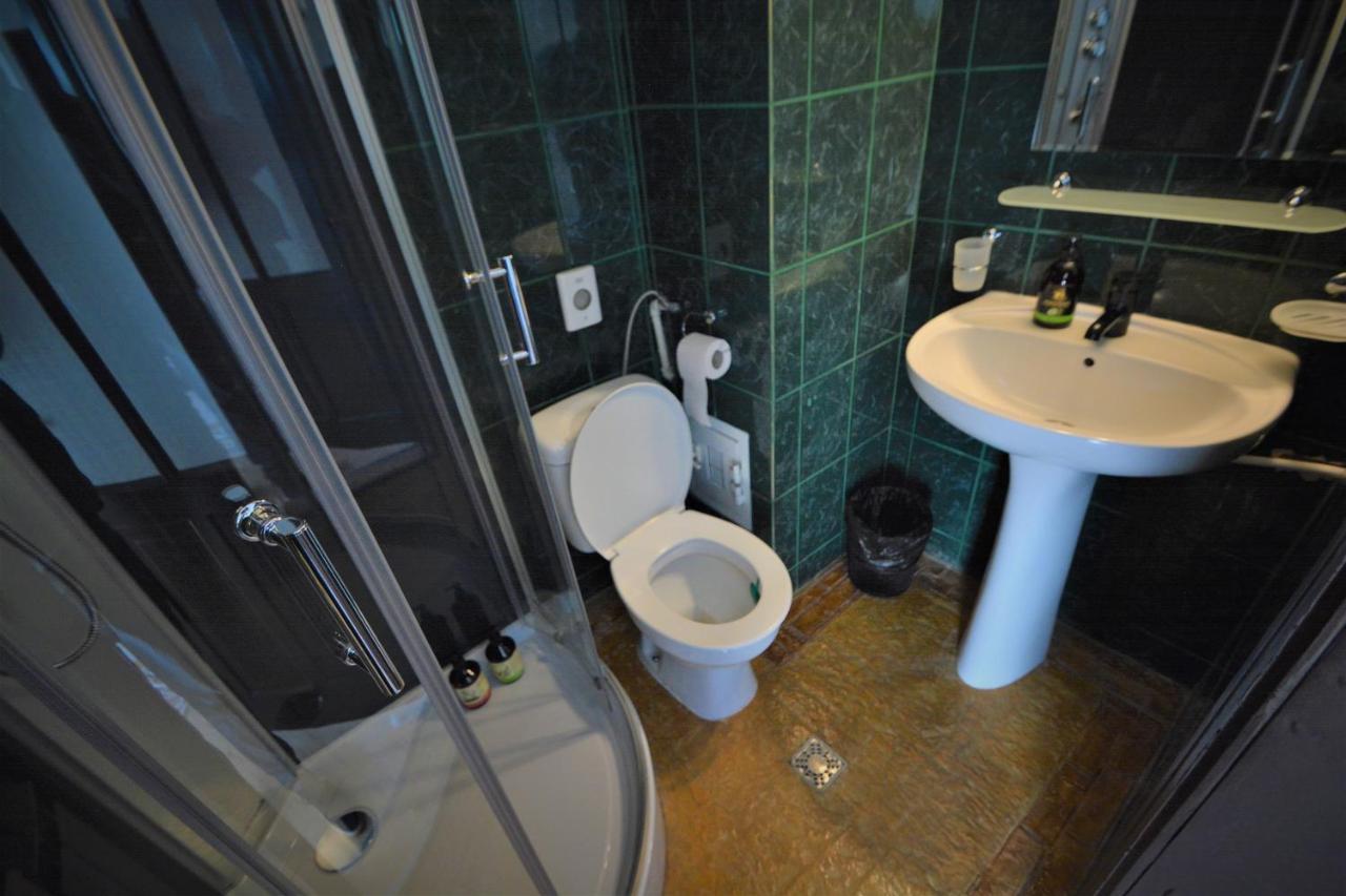 Gala - Guesthouse Oradea Luaran gambar